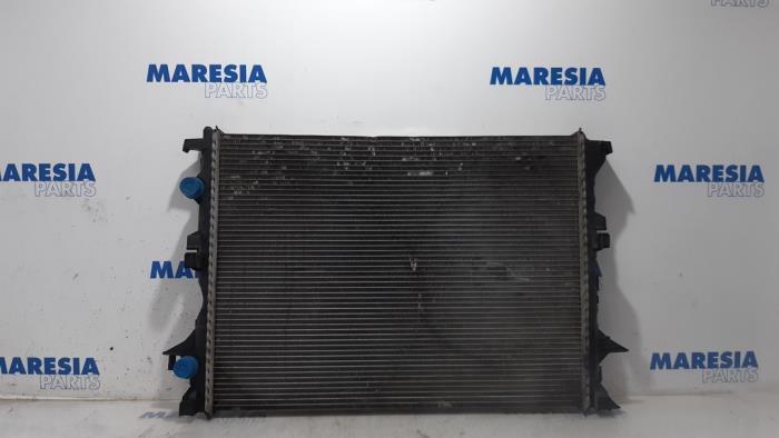 Radiator from a Renault Espace (JK) 2.0 dCi 16V 175 FAP 2007