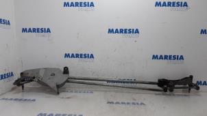 Used Wiper mechanism Renault Espace (JK) 2.0 dCi 16V 175 FAP Price € 19,95 Margin scheme offered by Maresia Parts