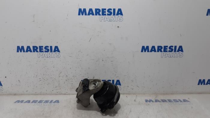 Used Engine mount Renault Espace (JK) 2.0 dCi 16V 175 FAP Price € 40,00 Margin scheme offered by Maresia Parts