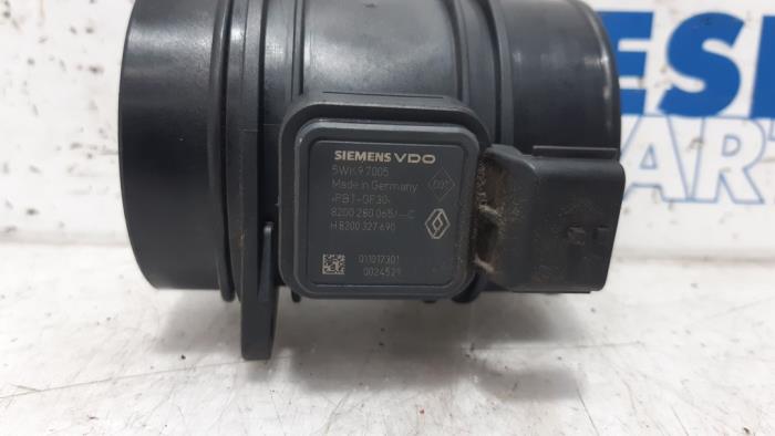 Airflow meter from a Renault Espace (JK) 2.0 dCi 16V 175 FAP 2007