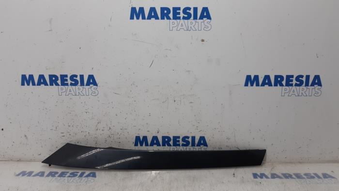 Front wing, left from a Renault Espace (JK) 2.0 dCi 16V 175 FAP 2007