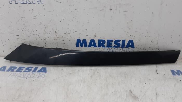 Front wing, left from a Renault Espace (JK) 2.0 dCi 16V 175 FAP 2007