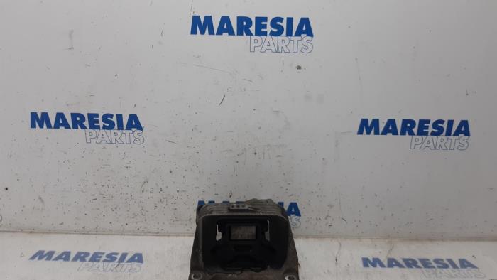 Used Engine mount Renault Master III (FV) 2.3 dCi 100 16V FWD Price € 42,29 Inclusive VAT offered by Maresia Parts