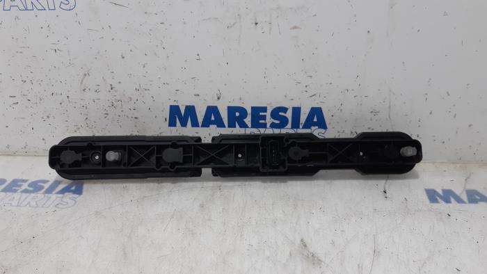 Leiterplatte Rücklicht links van een Renault Master IV (FV) 2.3 dCi 100 16V FWD 2013