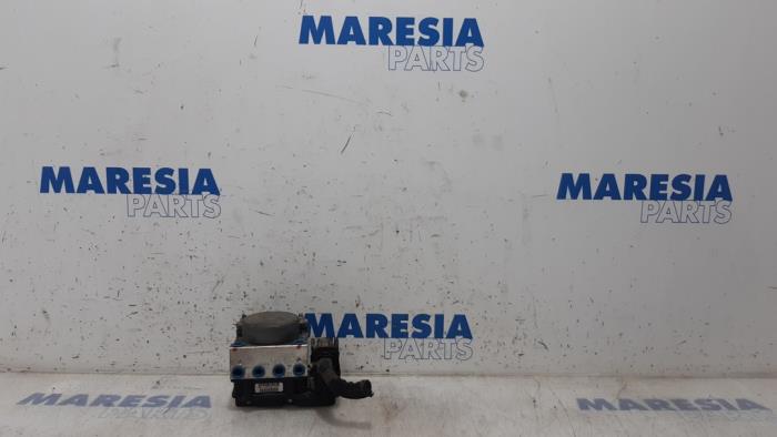 Usagé Pompe ABS Peugeot Bipper (AA) 1.4 HDi Prix € 262,50 Règlement à la marge proposé par Maresia Parts