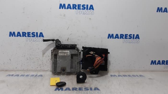 Used Engine management computer Renault Master III (FV) 2.3 dCi 100 16V FWD Price € 483,99 Inclusive VAT offered by Maresia Parts