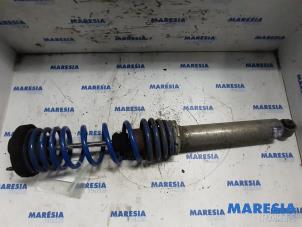 Used Rear shock absorber rod, left Renault Twingo (C06) 1.2 16V Price € 25,00 Margin scheme offered by Maresia Parts