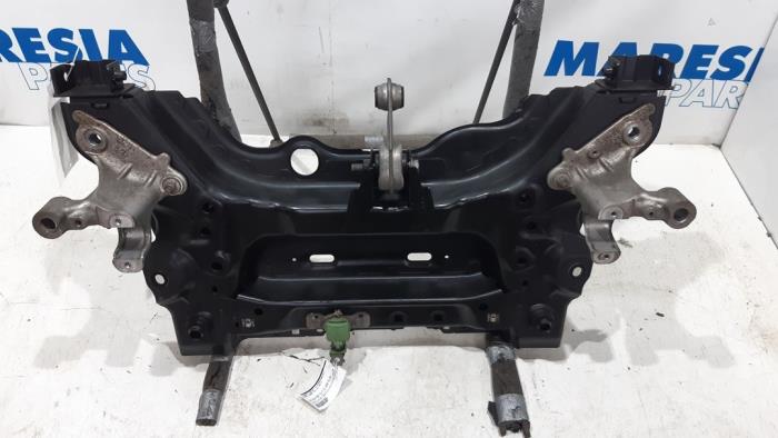 Subframe from a Renault Megane IV (RFBB) 1.2 Energy TCE 100 2017