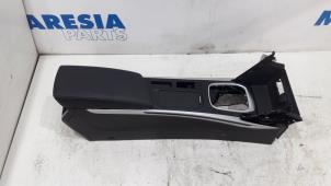 Used Middle console Renault Megane IV (RFBB) 1.2 Energy TCE 100 Price € 157,50 Margin scheme offered by Maresia Parts