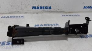 Used Subframe Renault Megane IV (RFBB) 1.2 Energy TCE 100 Price € 40,00 Margin scheme offered by Maresia Parts