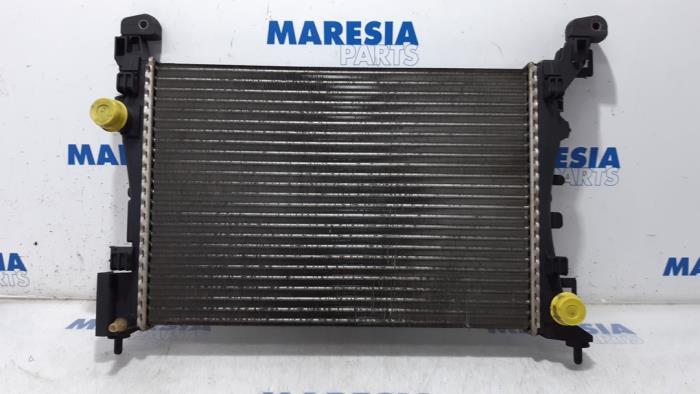 Usagé Radiateur Fiat Punto Evo (199) 1.4 Prix € 25,00 Règlement à la marge proposé par Maresia Parts