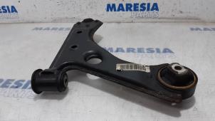 Used Front lower wishbone, left Fiat Punto Evo (199) 1.4 Price € 25,00 Margin scheme offered by Maresia Parts