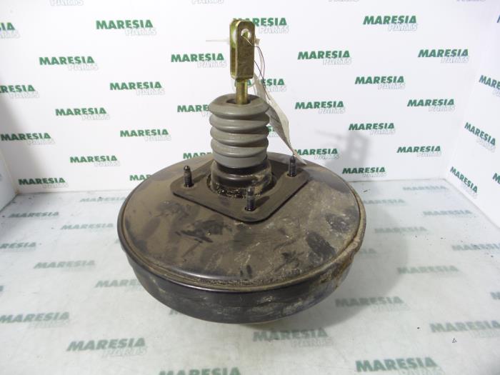 Usagé Servo frein Renault Megane Coupé (DA) 2.0i Prix € 40,00 Règlement à la marge proposé par Maresia Parts