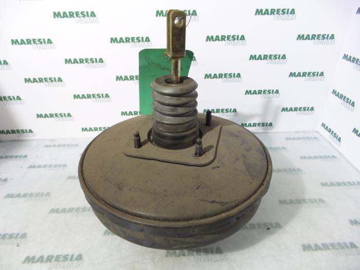 Usagé Servo frein Renault Megane Prix € 40,00 Règlement à la marge proposé par Maresia Parts