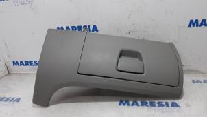 Usagé Boîte à gants Fiat Ducato (250) 2.3 D 120 Multijet Prix € 90,75 Prix TTC proposé par Maresia Parts