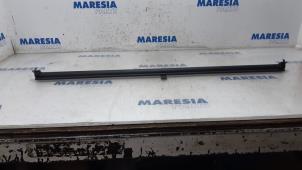 Used Windshield Peugeot 207 CC (WB) 1.6 16V Price € 75,00 Margin scheme offered by Maresia Parts