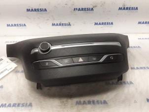Used Radio Peugeot 308 (L3/L8/LB/LH/LP) 1.2 12V e-THP PureTech 110 Price € 40,00 Margin scheme offered by Maresia Parts
