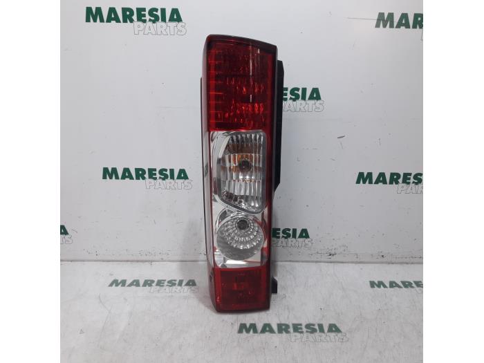 Taillight, left from a Fiat Ducato (250) 2.0 D 115 Multijet 2013