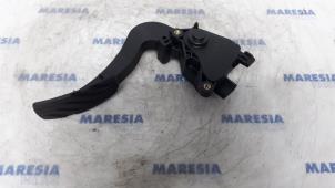 Used Throttle pedal position sensor Renault Megane IV (RFBB) 1.2 Energy TCE 100 Price € 30,00 Margin scheme offered by Maresia Parts