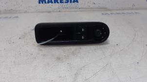 Used Multi-functional window switch Renault Twingo II (CN) 1.2 16V Price € 30,00 Margin scheme offered by Maresia Parts