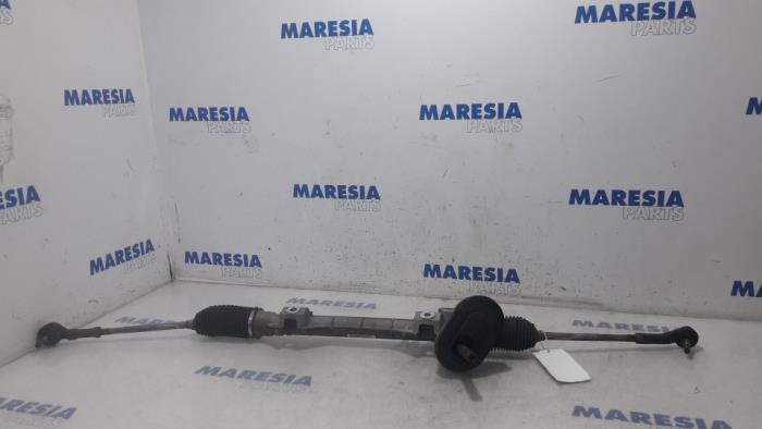 Begagnade Styrbox Renault Twingo II (CN) 1.2 16V Pris € 49,99 Marginaltabell erbjuds av Maresia Parts