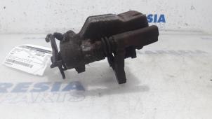 Used Rear brake calliper, right Renault Megane III Berline (BZ) 1.4 16V TCe 130 Price € 50,00 Margin scheme offered by Maresia Parts