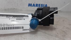 Used Water pump Renault Megane III Berline (BZ) 1.4 16V TCe 130 Price € 25,00 Margin scheme offered by Maresia Parts