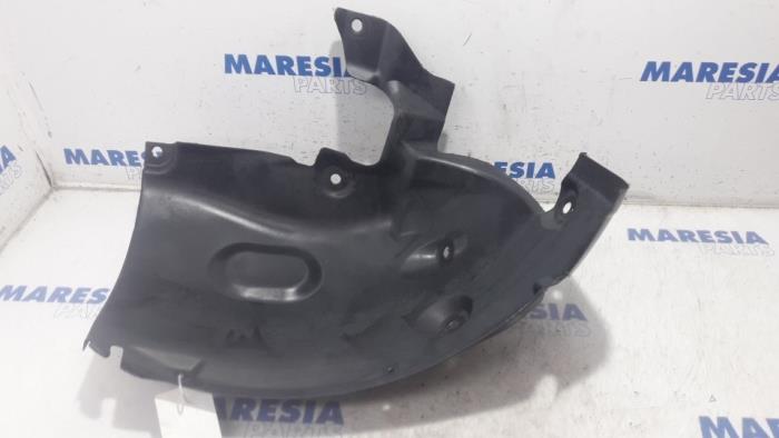 Używane Nadkole Renault Megane III Berline (BZ) 1.4 16V TCe 130 Cena € 25,00 Procedura marży oferowane przez Maresia Parts