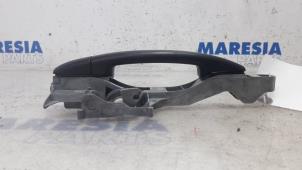 Used Sliding door handle, right Citroen Berlingo 1.6 BlueHDI 75 Price € 48,40 Inclusive VAT offered by Maresia Parts