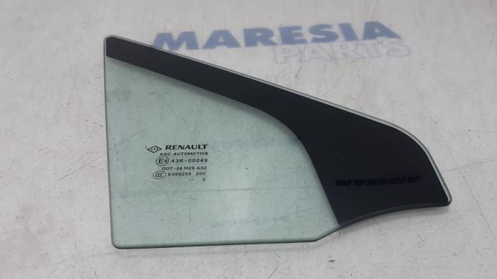 Usados Ventanilla triangular derecha delante Renault Grand Scénic III (JZ) 1.4 16V TCe 130 Precio € 20,00 Norma de margen ofrecido por Maresia Parts