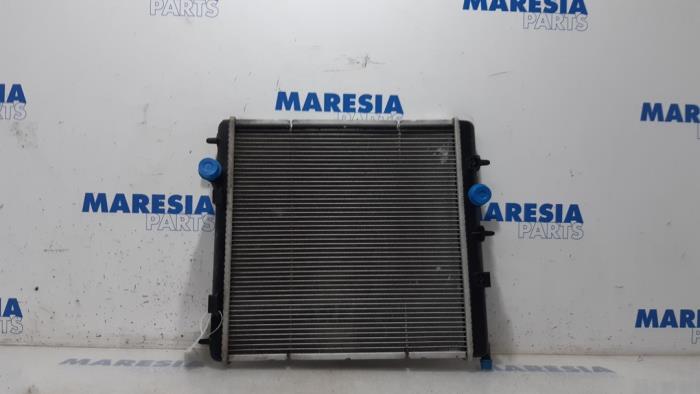 Usagé Radiateur Citroen C3 (SC) 1.4 16V VTi Prix € 30,00 Règlement à la marge proposé par Maresia Parts