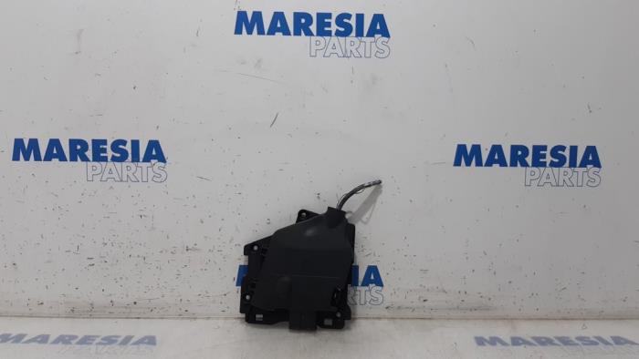 Gebrauchte Stromverteiler Citroen C3 (SC) 1.4 16V VTi Preis € 50,00 Margenregelung angeboten von Maresia Parts