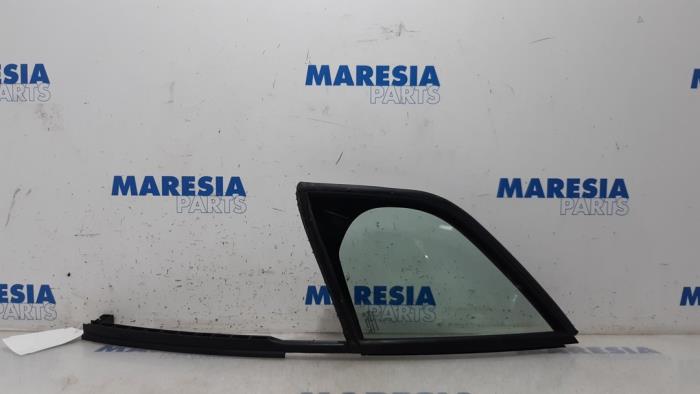 Usados Ventanilla triangular izquierda delante Citroen C3 (SC) 1.4 Precio € 50,00 Norma de margen ofrecido por Maresia Parts