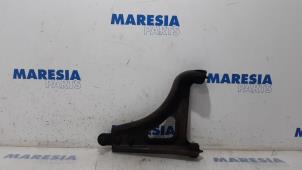 Used Front lower wishbone, right Renault Twingo (C06) 1.2 Price € 20,00 Margin scheme offered by Maresia Parts