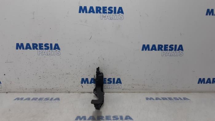 Begagnade Gaspedalsensor Citroen C3 (SC) 1.4 Pris € 20,00 Marginaltabell erbjuds av Maresia Parts