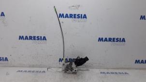 Gebrauchte Türschlossmechanik 4-türig rechts vorne Citroen C1 1.0 12V Preis € 17,50 Margenregelung angeboten von Maresia Parts