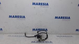 Usagé Capteur de batterie Peugeot 308 SW (L4/L9/LC/LJ/LR) 1.6 BlueHDi 120 Prix € 35,00 Règlement à la marge proposé par Maresia Parts