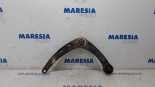 Used Front lower wishbone, left Peugeot 307 CC (3B) 2.0 16V Price € 25,00 Margin scheme offered by Maresia Parts
