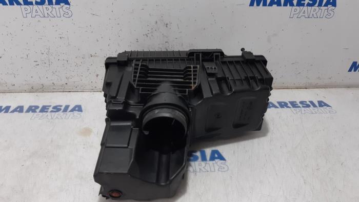 Air box from a Fiat Scudo (270) 2.0 D Multijet 2009