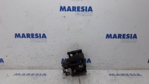 Używane Zacisk hamulcowy prawy tyl Fiat Scudo (270) 2.0 D Multijet Cena € 60,50 Z VAT oferowane przez Maresia Parts