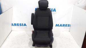 Używane Fotel lewy Peugeot 5008 I (0A/0E) 1.6 THP 16V Cena € 210,00 Procedura marży oferowane przez Maresia Parts