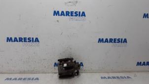 Usagé Etrier de frein (pince) arrière gauche Citroen C3 (SC) 1.6 HDi 92 Prix € 19,90 Règlement à la marge proposé par Maresia Parts