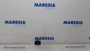 Used Rain sensor Peugeot 5008 I (0A/0E) 1.6 THP 16V Price € 35,00 Margin scheme offered by Maresia Parts