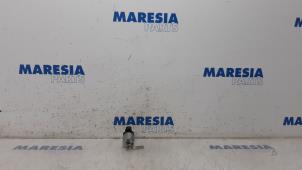 Used Ignition lock + key Peugeot 5008 I (0A/0E) 1.6 THP 16V Price € 40,00 Margin scheme offered by Maresia Parts