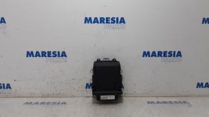 Used Head-up display Peugeot 5008 I (0A/0E) 1.6 THP 16V Price € 131,25 Margin scheme offered by Maresia Parts