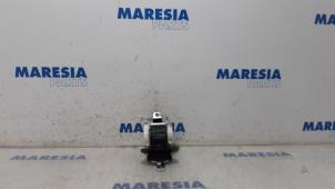 Used Rear seatbelt, centre Peugeot 5008 I (0A/0E) 1.6 THP 16V Price € 25,00 Margin scheme offered by Maresia Parts