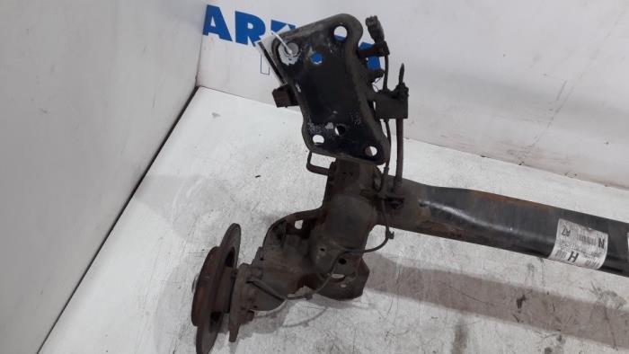Rear-wheel drive axle from a Peugeot 207 CC (WB) 1.6 HDiF 16V 2014