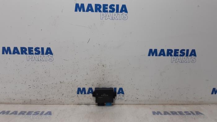 Begagnade PDC-modul Citroen C3 (SC) 1.6 HDi 92 Pris € 37,50 Marginaltabell erbjuds av Maresia Parts