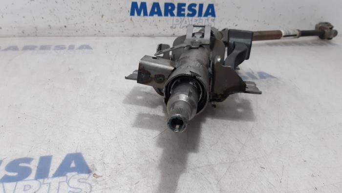 Steering column housing from a Citroën Jumpy 1.6 Blue HDi 95 2018