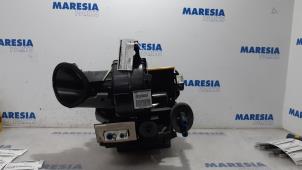 Used Heater housing Peugeot 207 CC (WB) 1.6 HDiF 16V Price € 183,75 Margin scheme offered by Maresia Parts